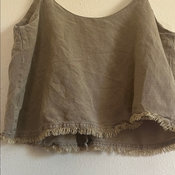 Casual Olive Button-Down Camisole - Picture 4 of 6